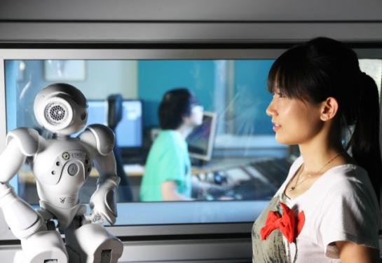 Robot + vrouw
